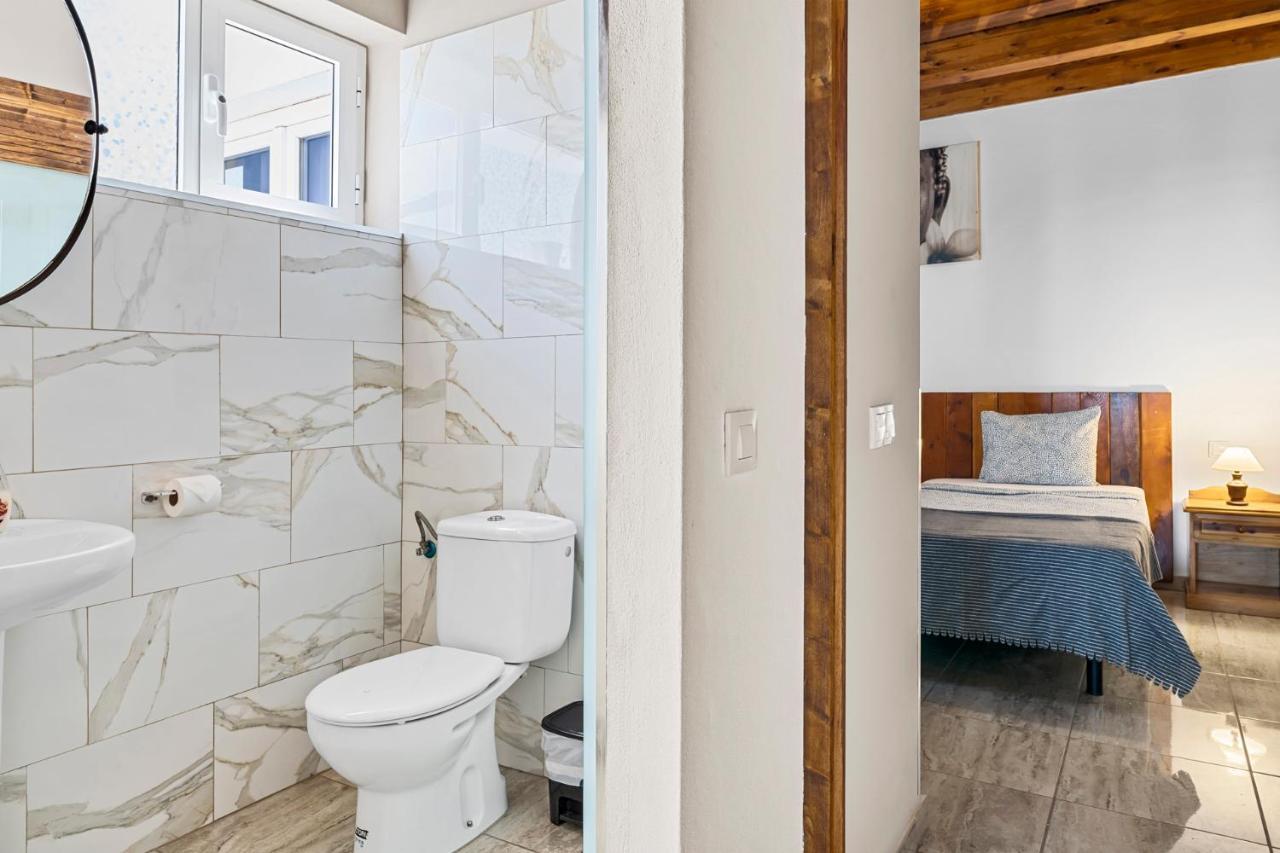E Ensuite Vacation Apartment Lanzarote Аресифе Екстериор снимка