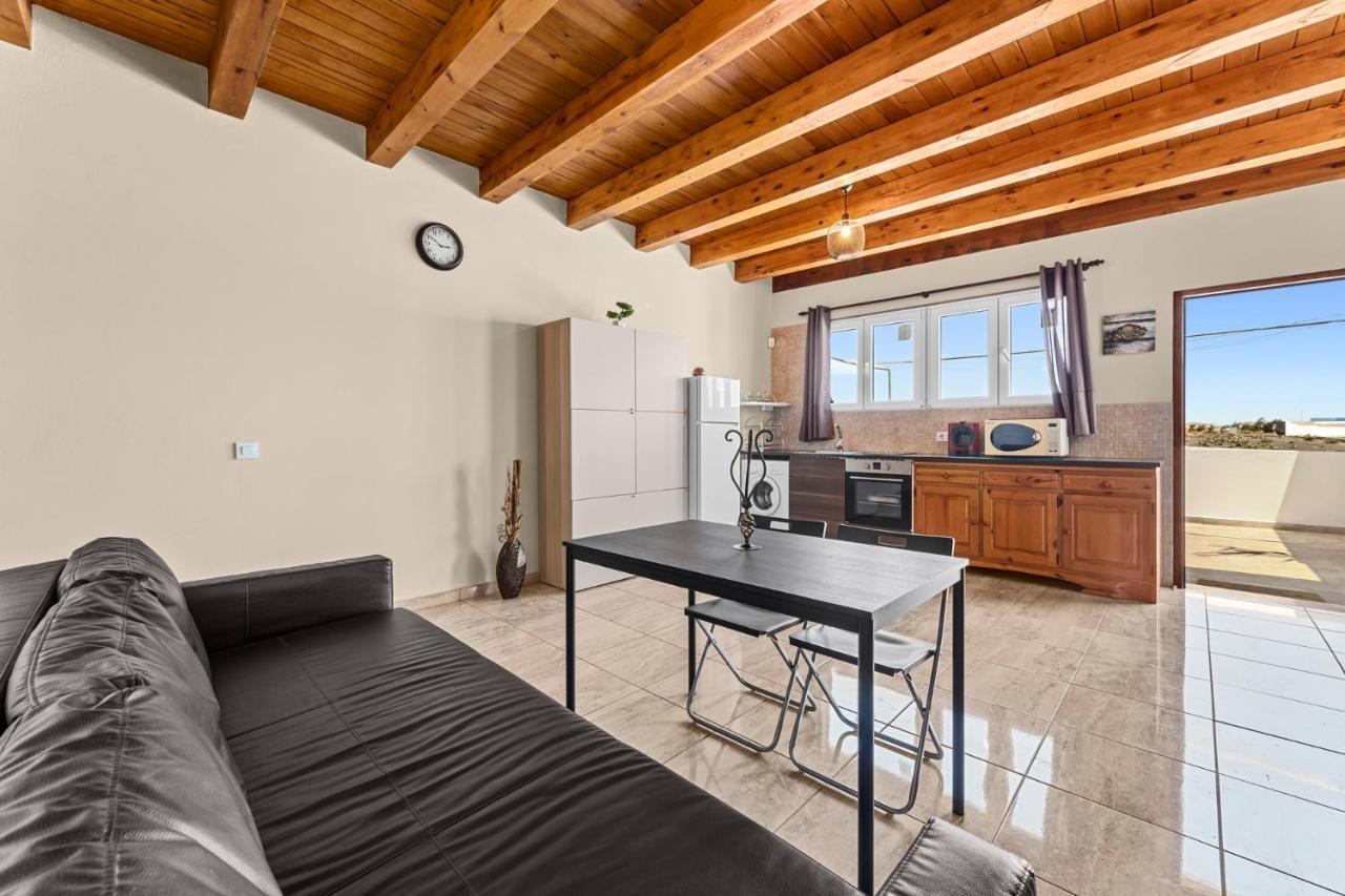 E Ensuite Vacation Apartment Lanzarote Аресифе Екстериор снимка
