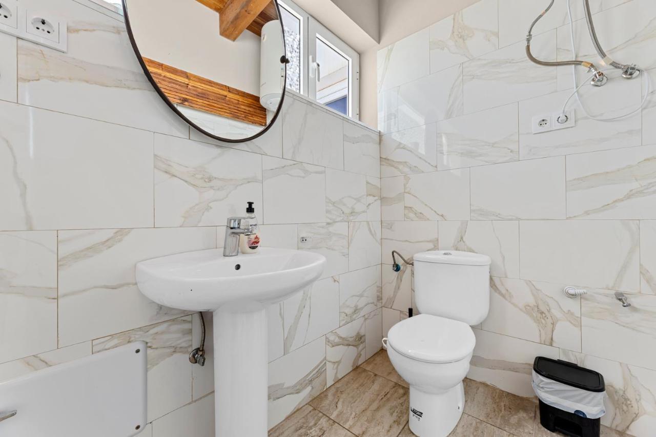 E Ensuite Vacation Apartment Lanzarote Аресифе Екстериор снимка